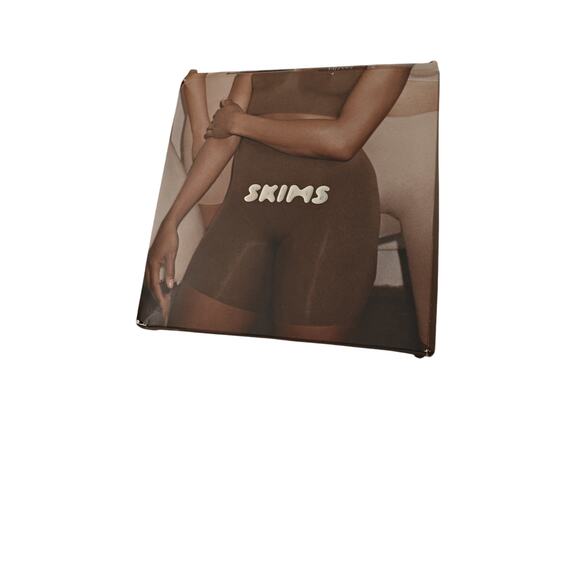 SKIMS Women's Seamless Sculpt Mid Thigh Short Size L/XL in Clay - Picture 6 of 8